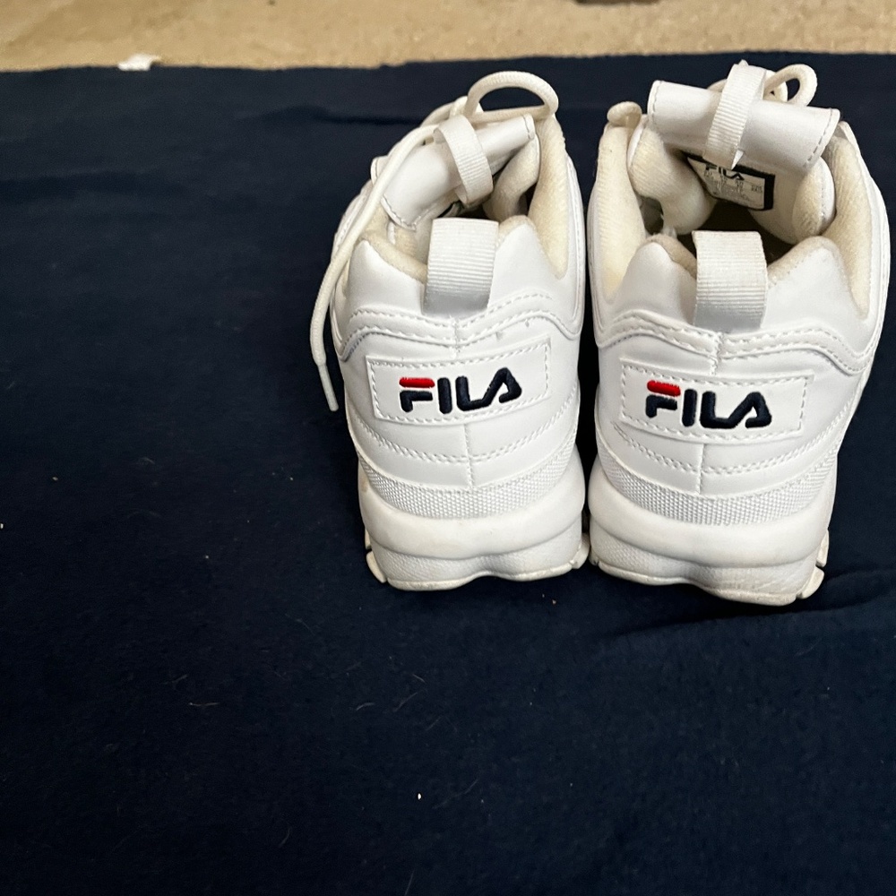 FILA sneaker 7.5 mens - Picture 4 of 7